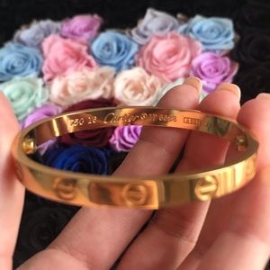 Women’s love bracelet